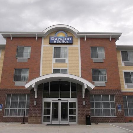 Days Inn & Suites By Wyndham Caldwell Exterior photo